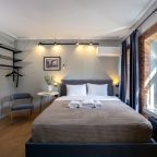 Апартаменты (Однокомнатные  Делюкс Apt# 201), Бутик-Отель Дом с гаргульями