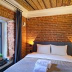 Люкс (Двухкомнатный люкс Apt# 202), Бутик-Отель Дом с гаргульями