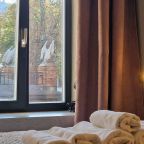 Люкс (Однокомнатный люкс Apt# 203), Бутик-Отель Дом с гаргульями