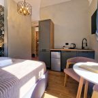 Люкс (Однокомнатный Apt# 204), Бутик-Отель Дом с гаргульями