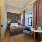 Люкс (Однокомнатный люкс Apt# 205), Бутик-Отель Дом с гаргульями