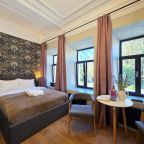 Люкс (Однокомнатный люкс Apt# 205), Бутик-Отель Дом с гаргульями