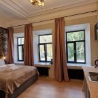 Люкс (Однокомнатный люкс Apt# 205), Бутик-Отель Дом с гаргульями