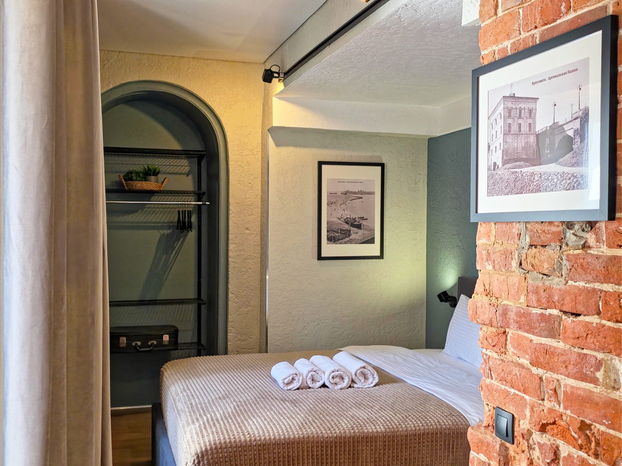 Люкс (Двухкомнатный люкс Apt# 208), Бутик-Отель Дом с гаргульями