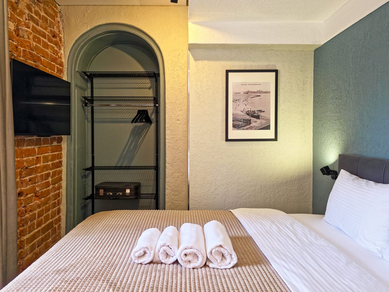 Люкс (Двухкомнатный люкс Apt# 208), Бутик-Отель Дом с гаргульями