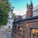 Люкс (Двухкомнатный люкс Apt# 209), Бутик-Отель Дом с гаргульями