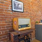 Люкс (Двухкомнатный люкс Apt# 210), Бутик-Отель Дом с гаргульями