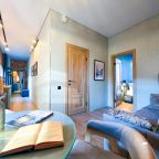 Люкс (Двухкомнатный люкс Apt# 210), Бутик-Отель Дом с гаргульями