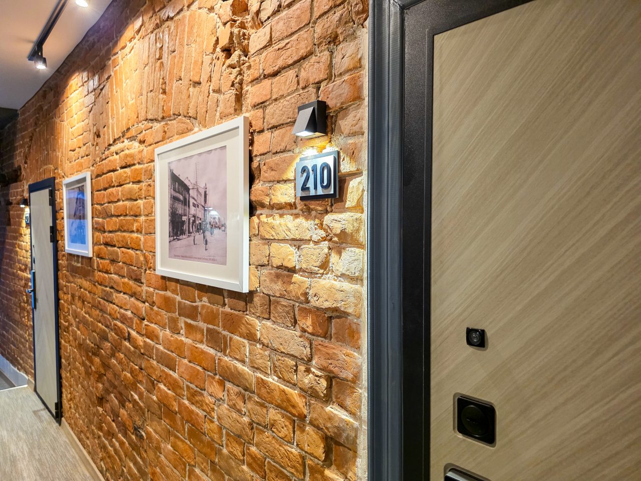 Люкс (Трехместный люкс Apt# 211), Бутик-Отель Дом с гаргульями