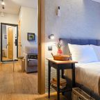 Сьюит (Двухкомнатный сюит комфорт Apt# 101), Бутик-Отель Дом с гаргульями