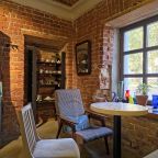 Кофейня "Гнуздь", Бутик-Отель Дом с гаргульями