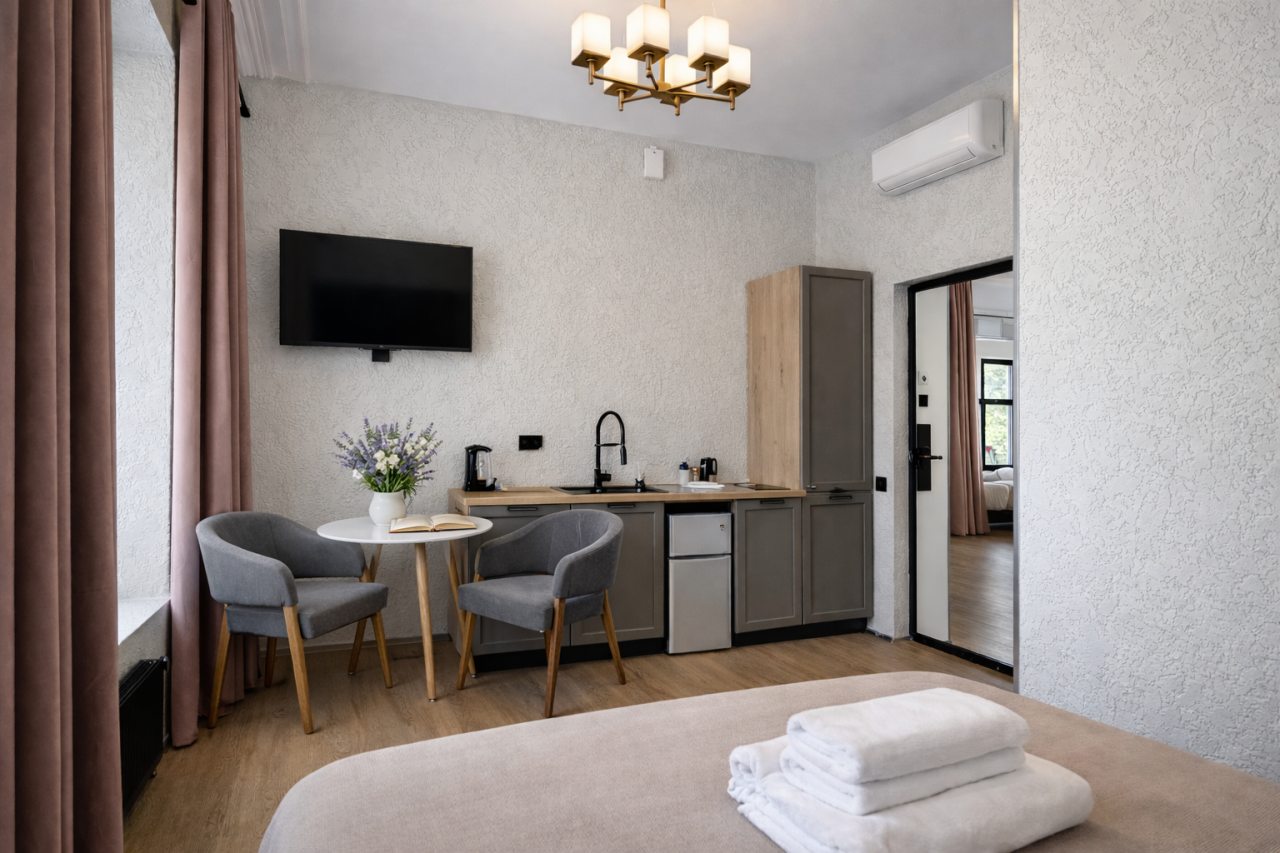 Люкс (Однокомнатный люкс Apt# 205), Бутик-Отель Дом с гаргульями