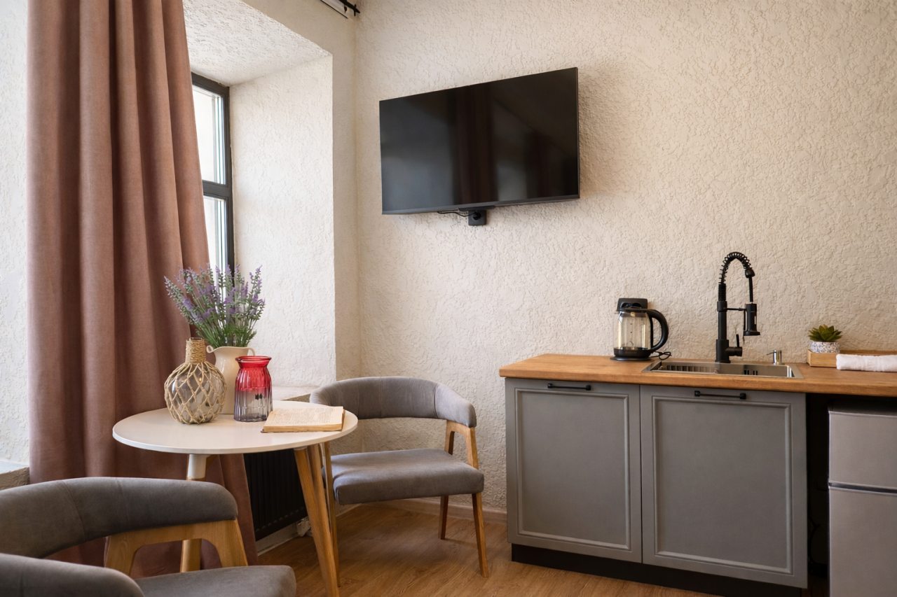 Люкс (Однокомнатный люкс Apt# 205), Бутик-Отель Дом с гаргульями