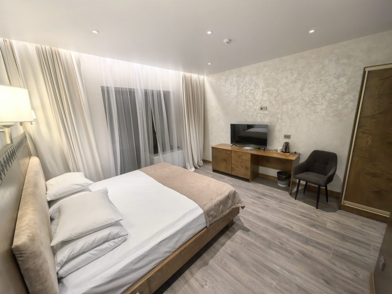 Двухместный (Стандарт с балконом и 1 или 2 кроватями), Гостевой дом Четыре сезона