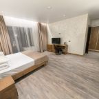 Двухместный (Полулюкс с балконом), Гостевой дом Четыре сезона