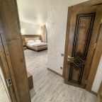 Двухместный (Полулюкс с балконом), Гостевой дом Четыре сезона