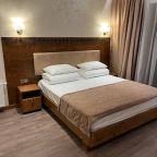 Четырехместный (Полулюкс с балконом), Гостевой дом Четыре сезона