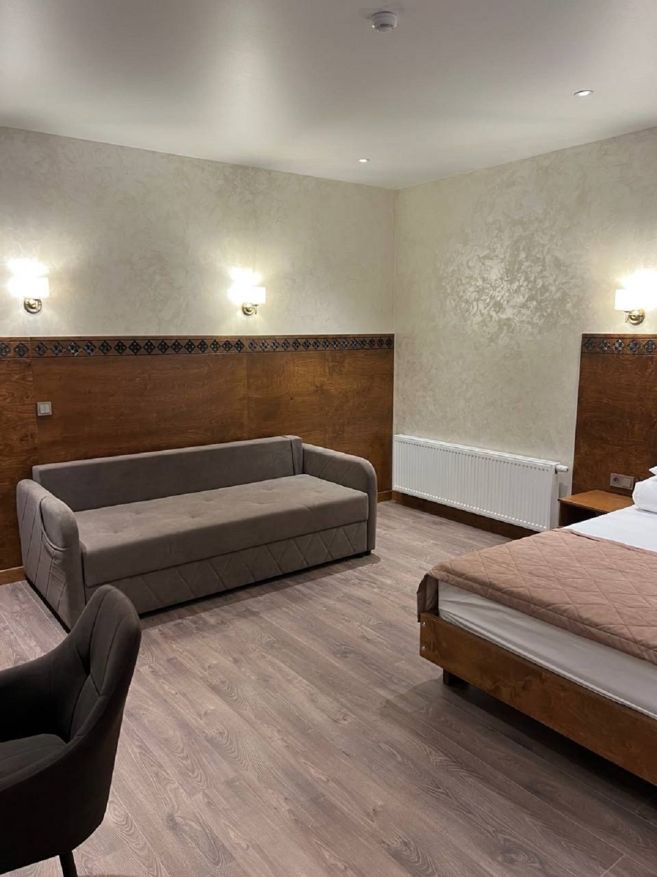 Четырехместный (Полулюкс с балконом), Гостевой дом Четыре сезона