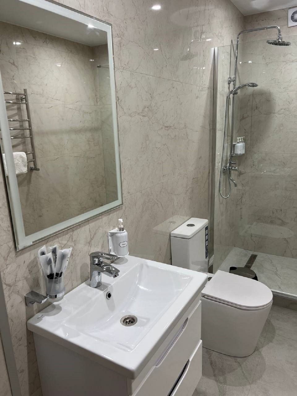 Четырехместный (Полулюкс с балконом), Гостевой дом Четыре сезона