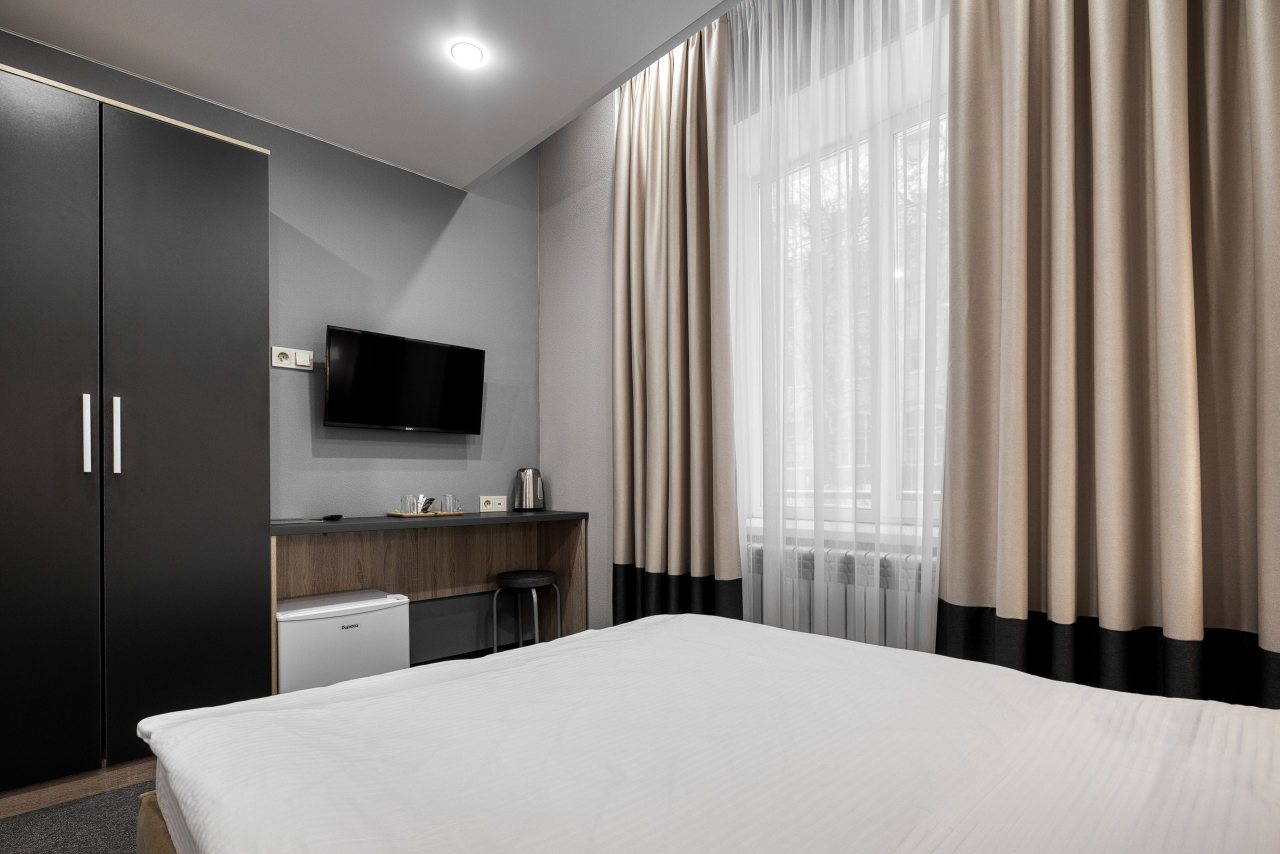 Двухместный (Стандарт с двуспальной кроватью), Гостиница Максим Белая Башня