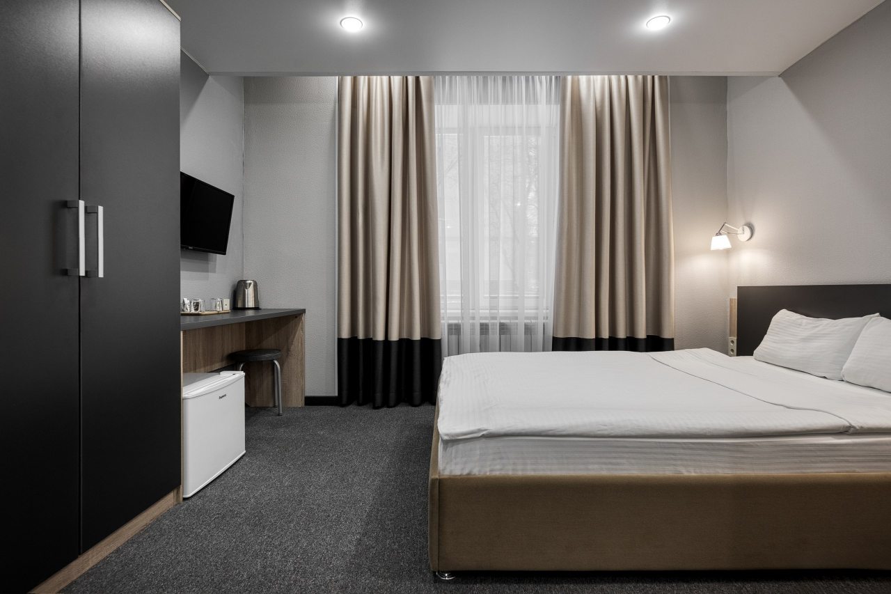 Двухместный (Стандарт с двуспальной кроватью), Гостиница Максим Белая Башня