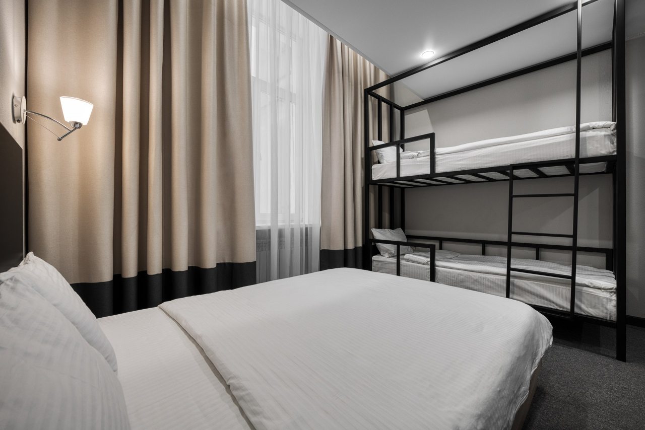 Трёхместный и более (Семейный с двухъярусной кроватью), Гостиница Максим Белая Башня