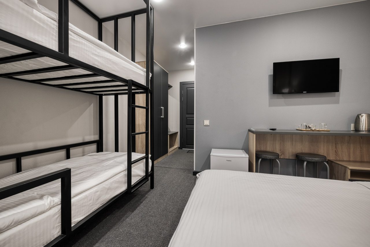 Трёхместный и более (Семейный с двухъярусной кроватью), Гостиница Максим Белая Башня