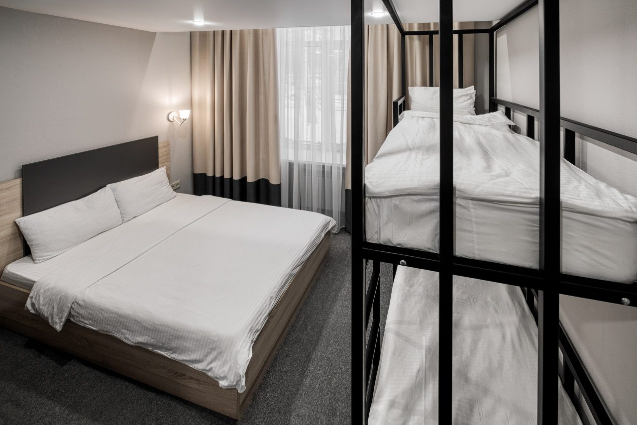 Трёхместный и более (Семейный с двухъярусной кроватью), Гостиница Максим Белая Башня