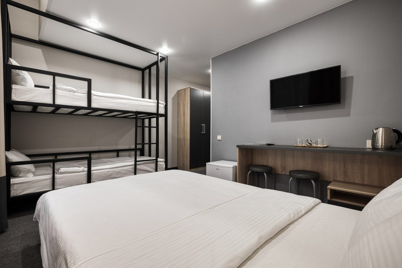 Трёхместный и более (Семейный с двухъярусной кроватью), Гостиница Максим Белая Башня