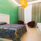 Полулюкс (С двуспальной кроватью видом на город), Отель Skyline Plaza