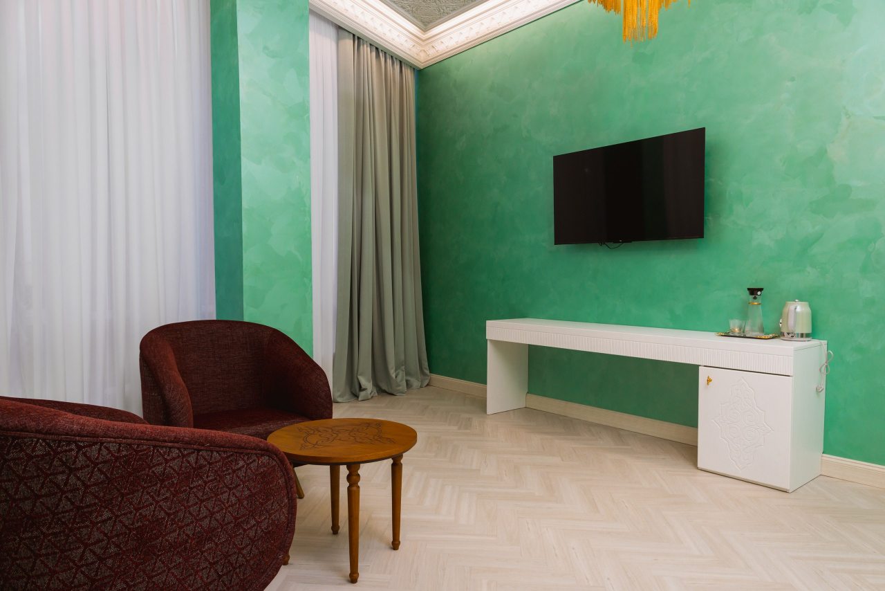 Люкс (Двухкомнатный с панорамным видом на город), Отель Skyline Plaza