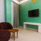 Люкс (Двухкомнатный с панорамным видом на город), Отель Skyline Plaza