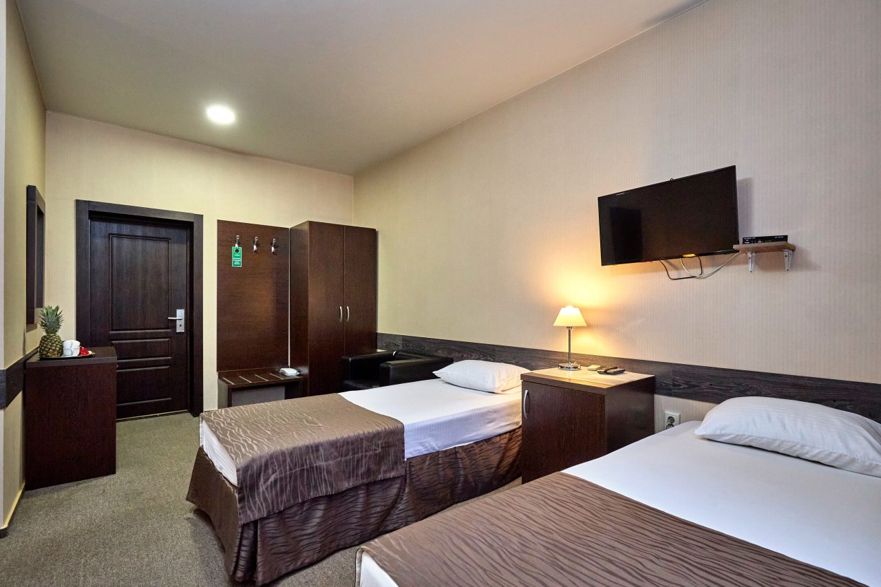 Четырехместный (Четырехместный местный), Отель RIPOSO