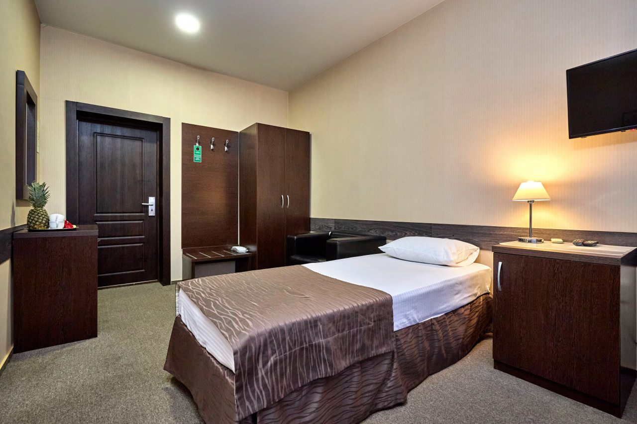 Четырехместный (Четырехместный местный), Отель RIPOSO