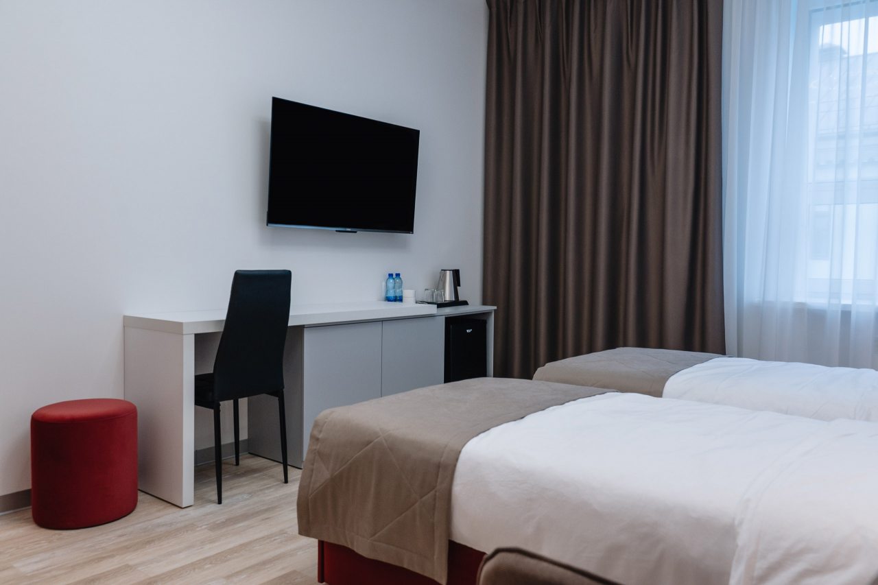 Номер (УЛУЧШЕННЫЙ С 1 ИЛИ 2 КРОВАТЯМИ И ДИВАНОМ), Отель AMATI KAZAN HOTEL 3*