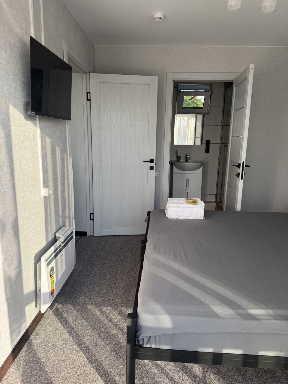 Трёхместный и более (Семейный двухкомнатный), Отель ААА