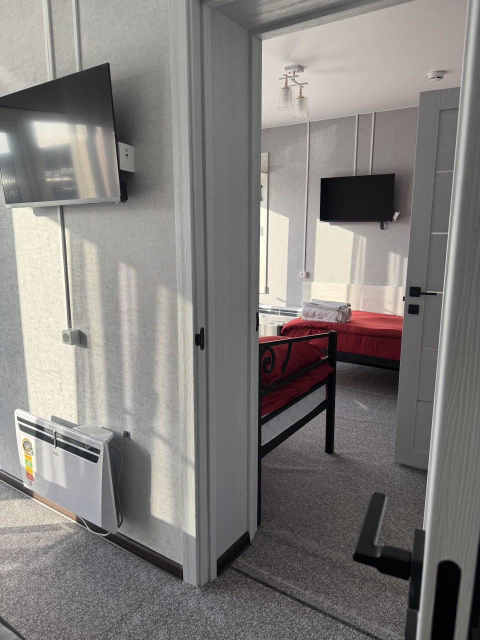 Трёхместный и более (Семейный двухкомнатный), Отель ААА