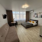 Двуспальная кровать и диван-кровать