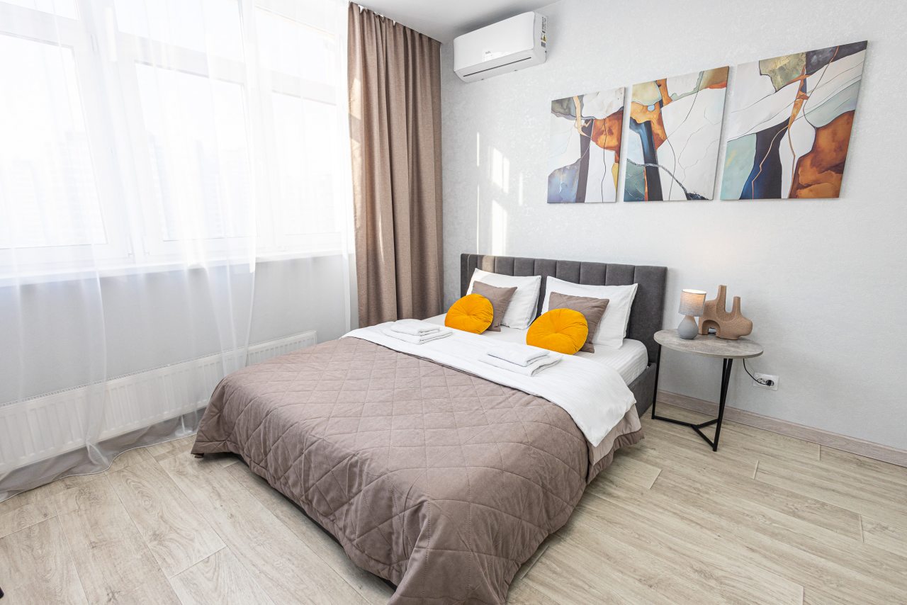 Двуспальная кровать