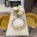 Обеденный стол