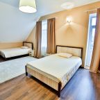 Трёхместный и более (Стандартный четырехместный номер), Гостевой дом E.V.A.