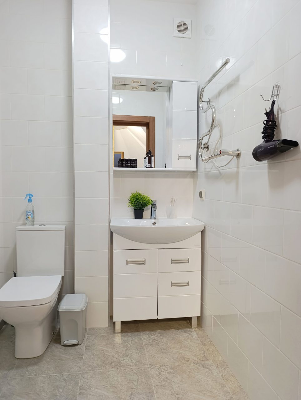 Двухместный (Стандартный номер с 1-ой двухспальной кроватью и балконом), Отель Клевер