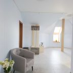 Двухместный (Семейный Номер с 1-ой двухспальной кроватью и диваном), Отель Клевер