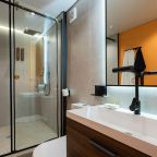 Люкс (Гарден), Гостиница Vertex