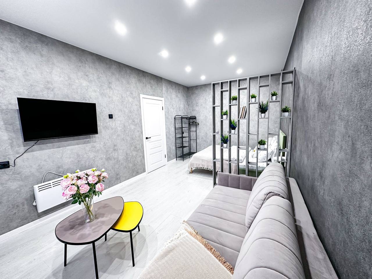 Апартаменты (С новым ремонтом для идеального отдыха в Апатитах на ул. Дзержинского, д.49), Апартаменты Как дома