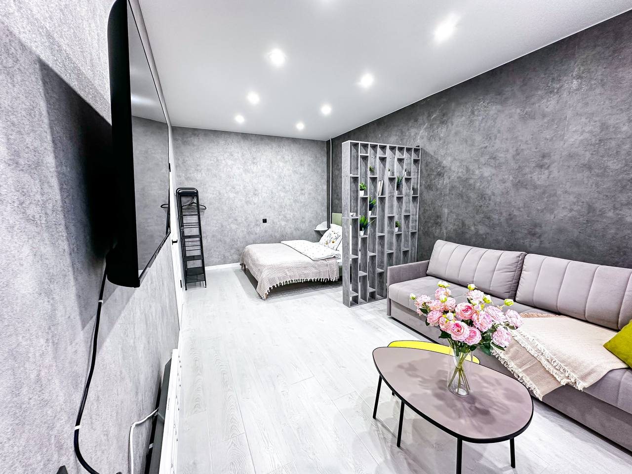 Апартаменты (С новым ремонтом для идеального отдыха в Апатитах на ул. Дзержинского, д.49), Апартаменты Как дома