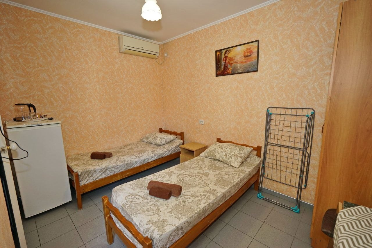 В номере чайник
