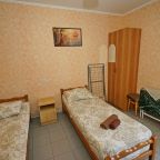 2х комнатный номер с отдельным входом , до 5 человек.