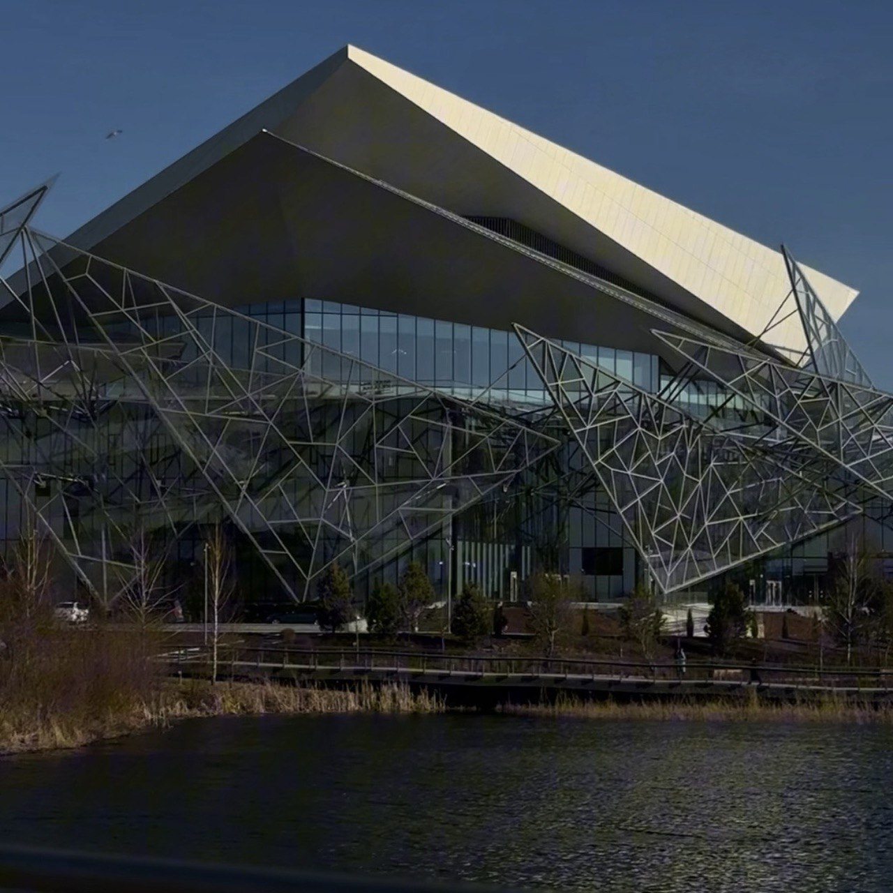 Театр Камала, Апартаменты Стильные у нового театра Камала