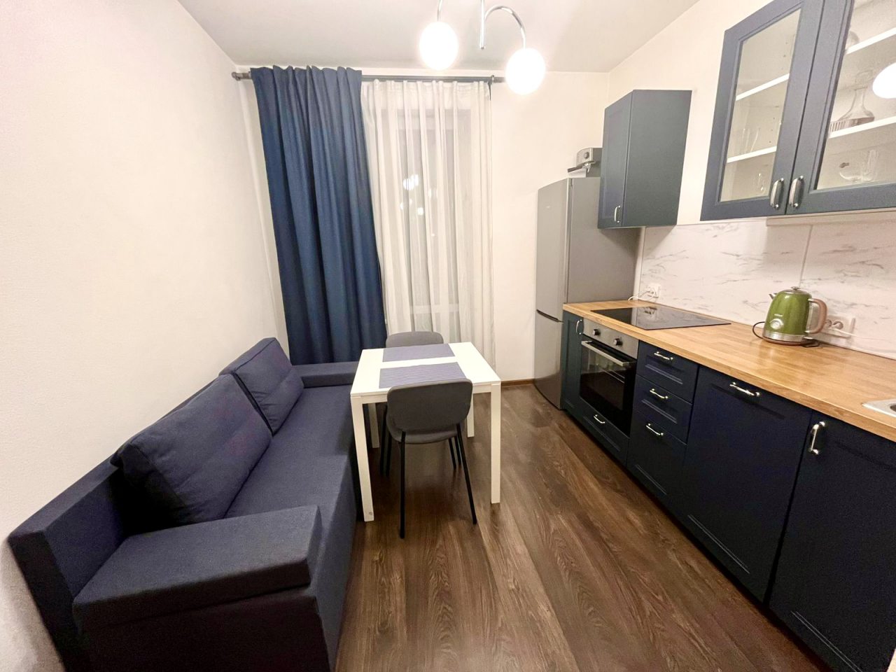 Апартаменты (Рядом с центром в ЖК Пульс на набережной), Апартаменты на Ультрамариновой 10